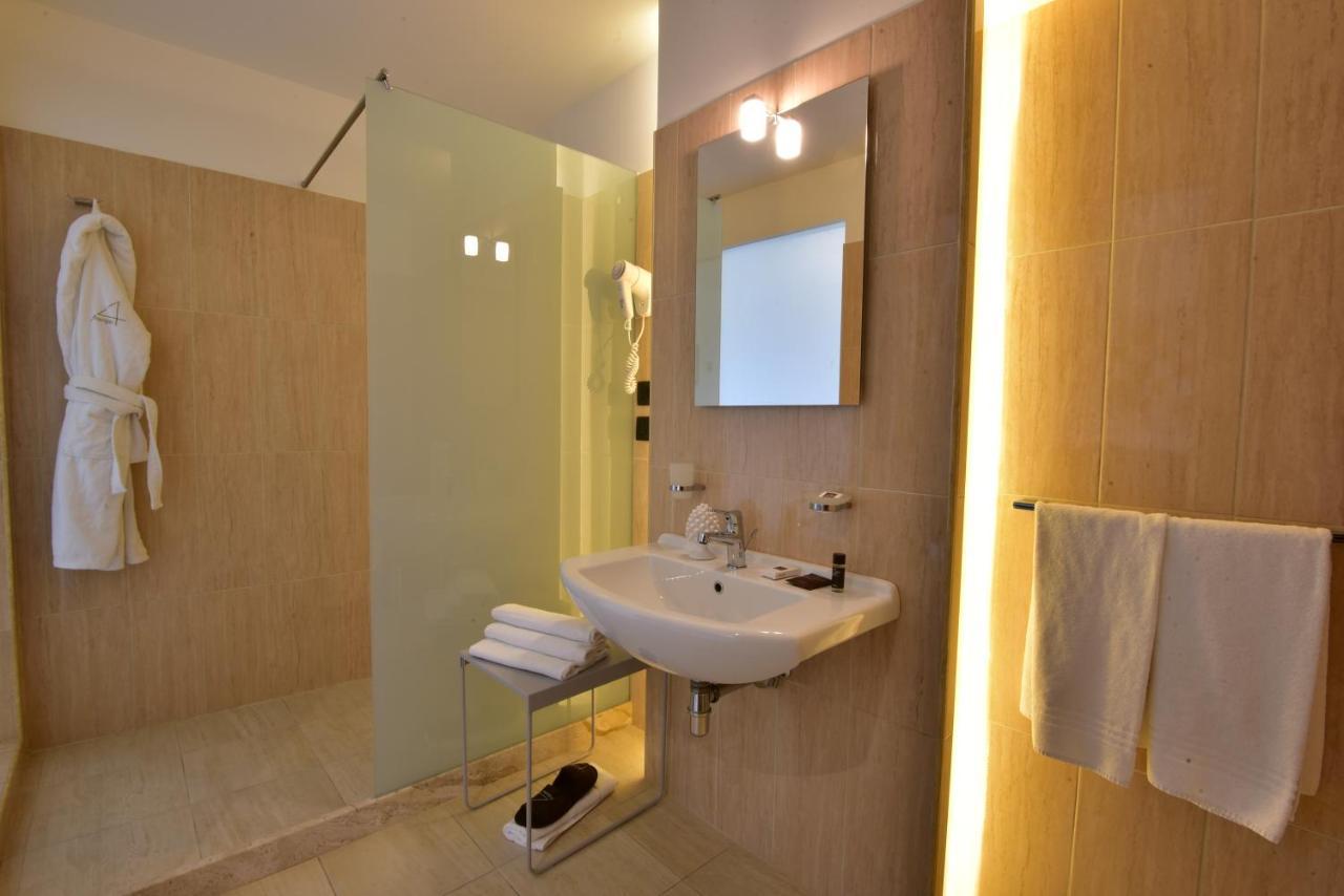 4 Spa Resort Hotel Cannizzaro Esterno foto