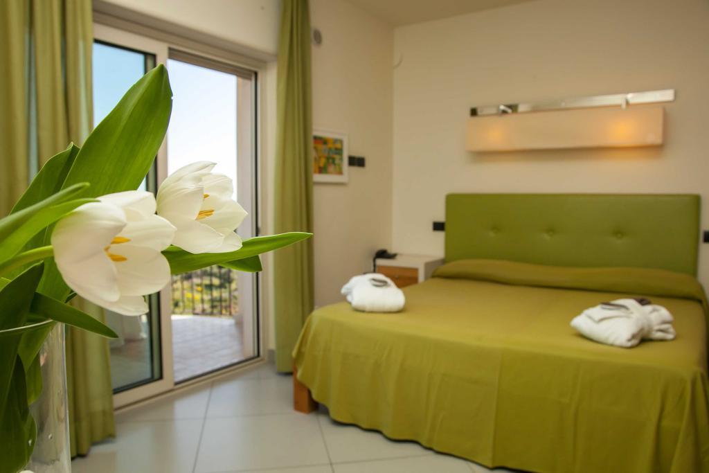 4 Spa Resort Hotel Cannizzaro Esterno foto